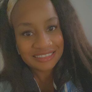 Meet your Posher, Makeda